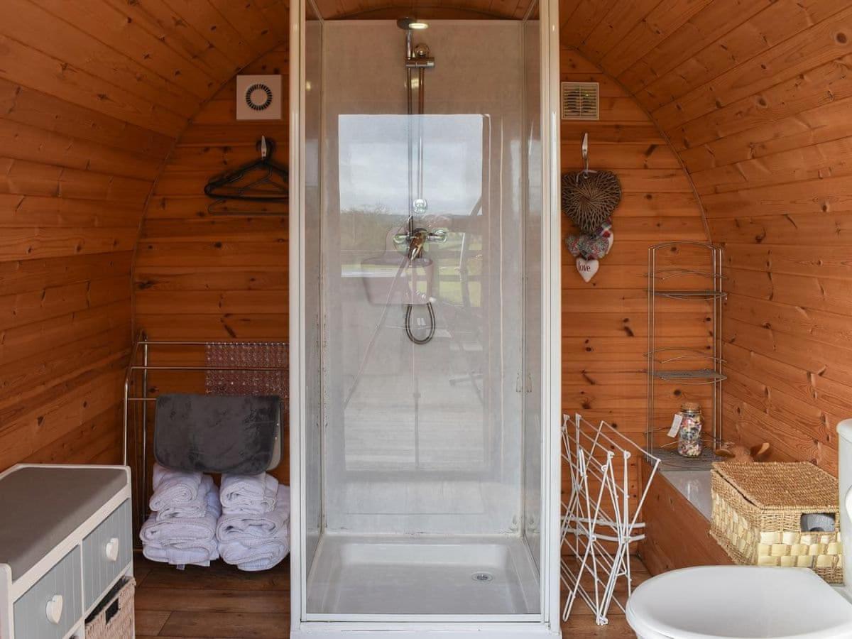 Rivendell Glamping Pods Hotel โฮลส์เวิร์ทธี ภายนอก รูปภาพ