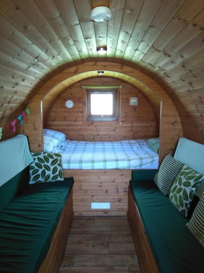 Rivendell Glamping Pods Hotel โฮลส์เวิร์ทธี ภายนอก รูปภาพ